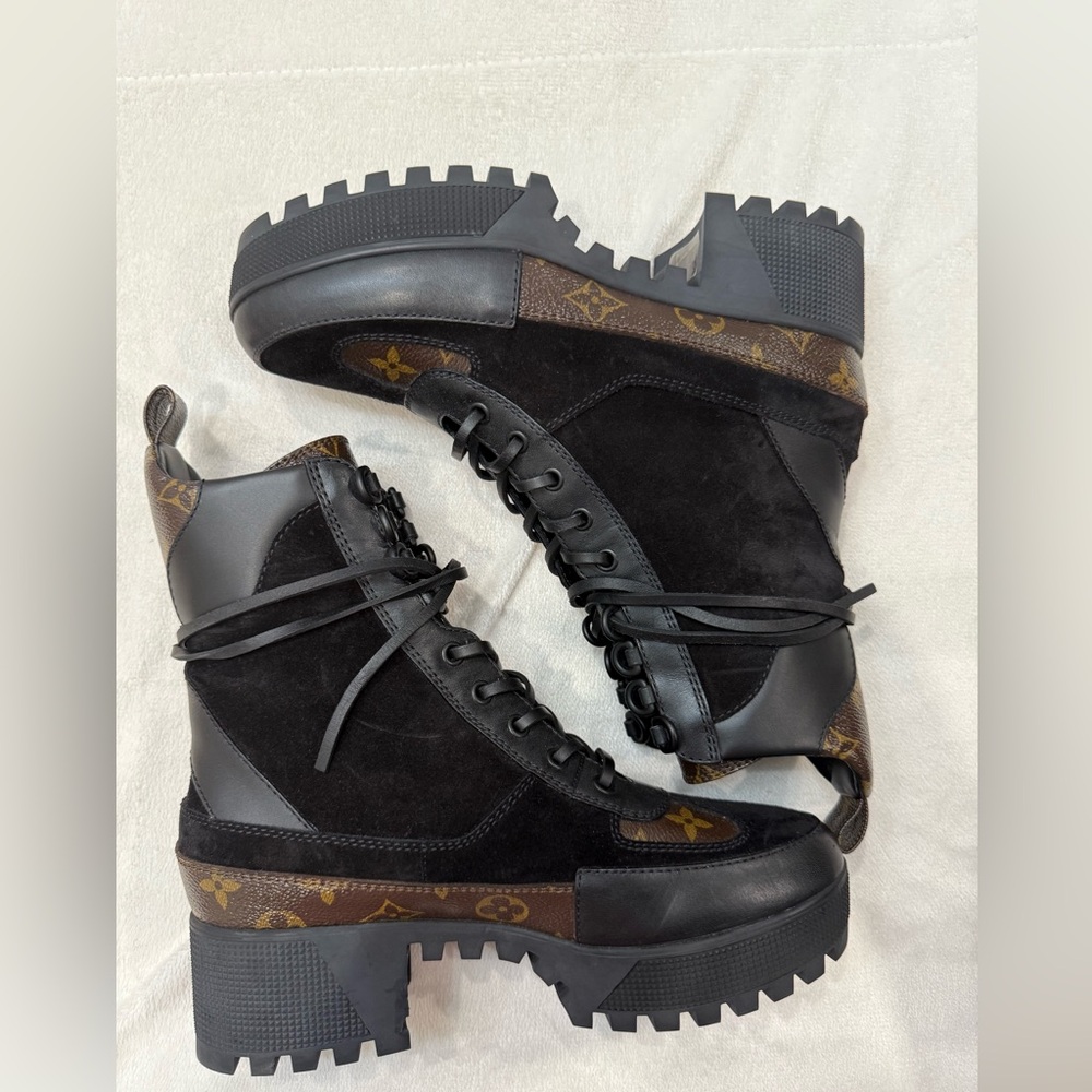 Louis Vuitton Laureate Boots